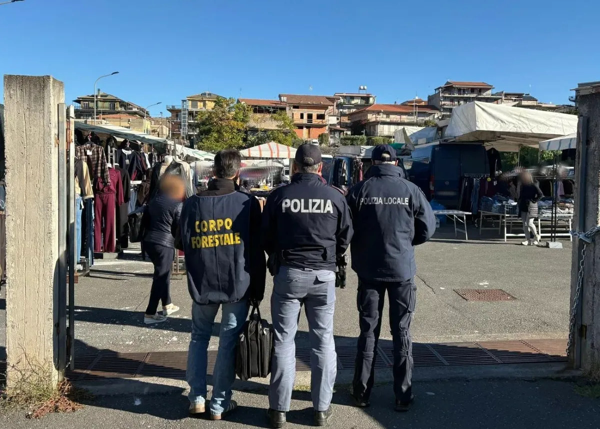 Bronte, frutta e verdura senza tracciabilità: sequestrati 365 chili e multe per 18 mila euro - 