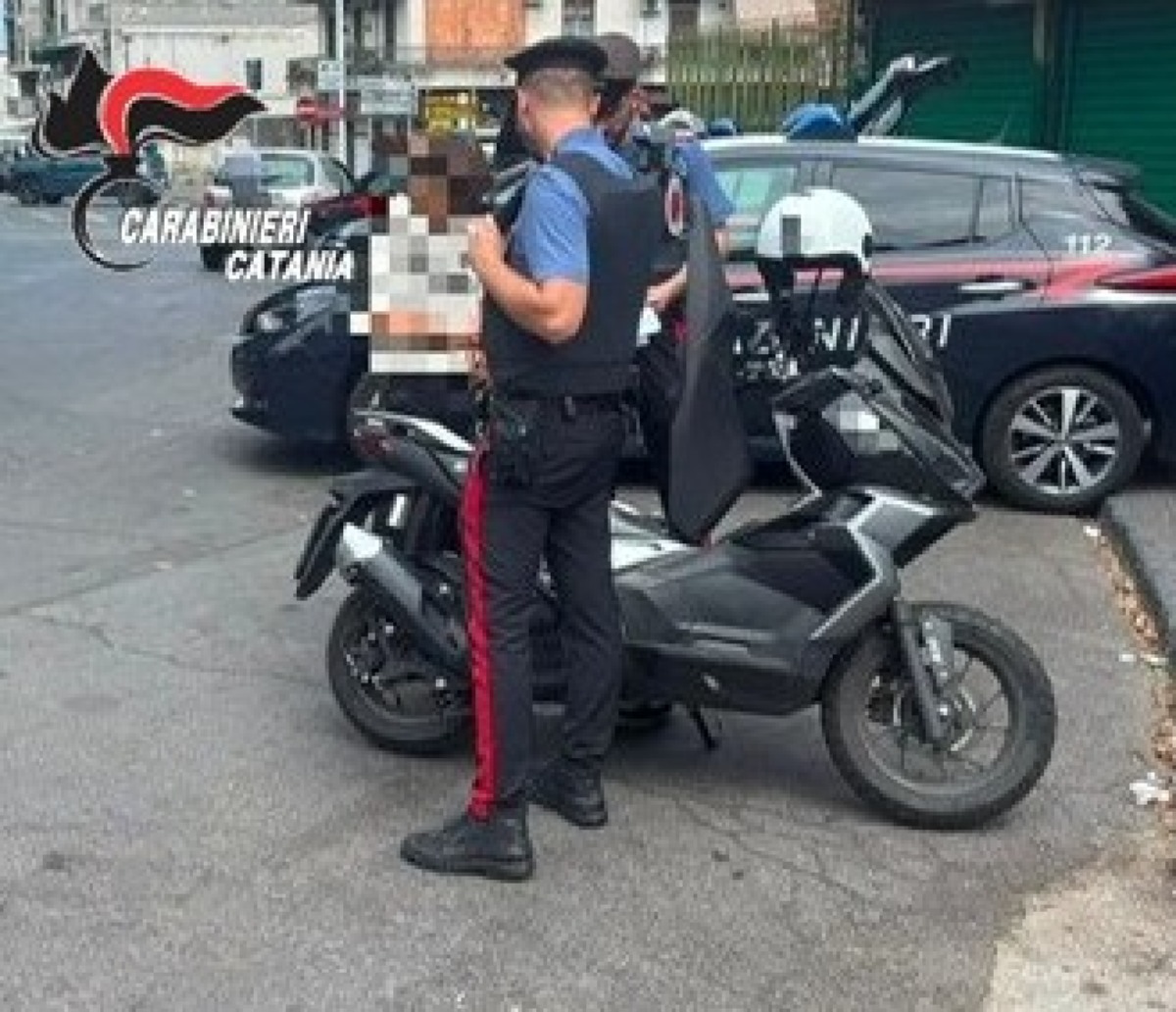 Gravina di Catania, 17enne fugge in scooter dai Carabinieri: senza casco e patente, denunciato - 