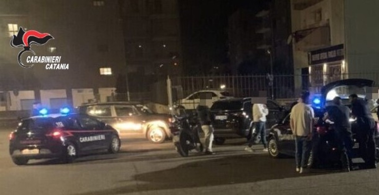 Paternò, 8 dosi di hashish e 200 euro in contanti: arrestati due giovani - 