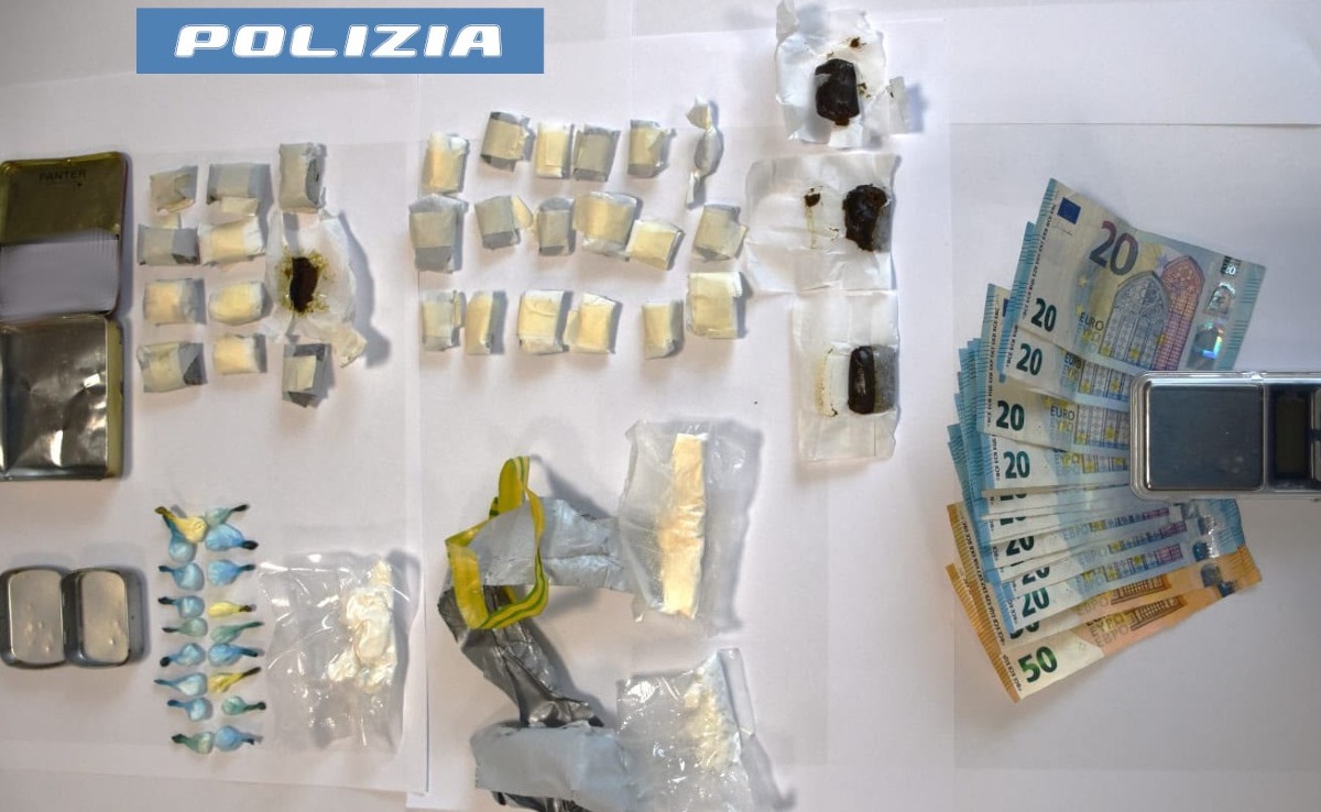 Caltagirone, scoperto deposito di droga con 3,3 chili di hashish e cocaina: coppia arrestata - 