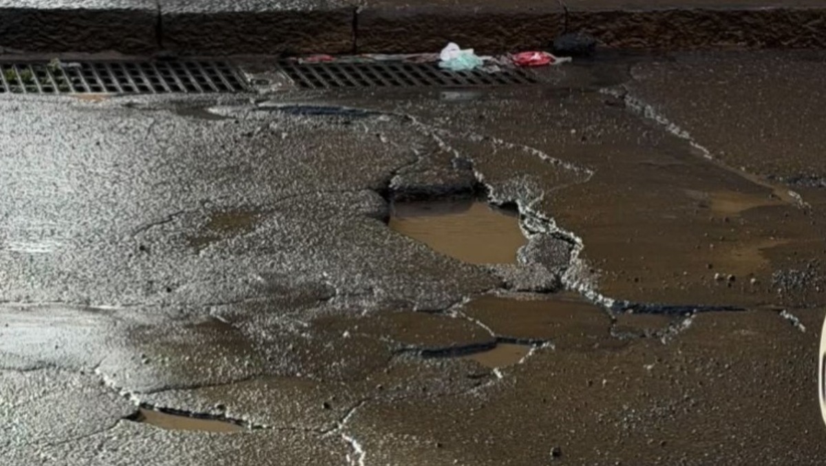 Paternò, buca profonda in via Giambattista Nicolosi: la segnalazione di un cittadino - 