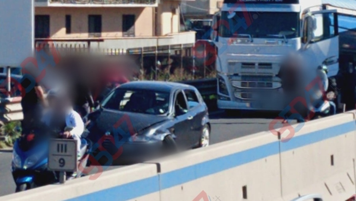 Incidente verso Paternò, ancora code lunghissime alle 13:30: le nuove foto - 