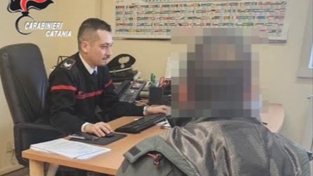 Misterbianco, si fingono carabiniere e magistrato per rubare oro e soldi a un 70enne - 