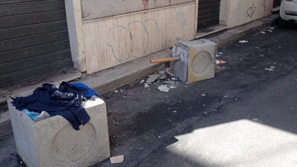 Paternò, degrado e sporcizia tra via Bellini e via Sondrio: la segnalazione di un cittadino - 